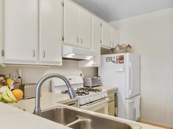 6151 Calle Mariselda 302, San Diego CA 92124