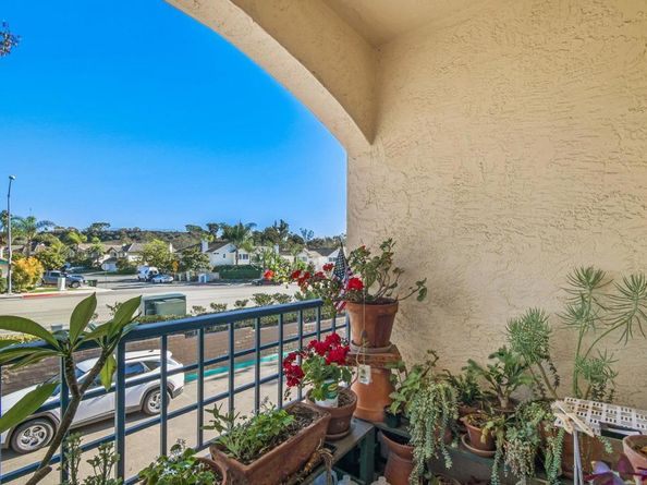 6151 Calle Mariselda 302, San Diego CA 92124