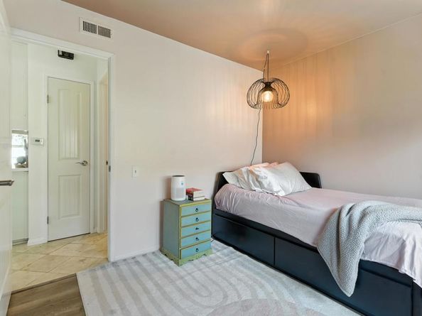 4252 Loma Riviera Lane, San Diego CA 92110