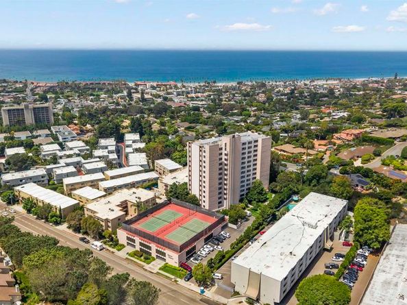 2500 Torrey Pines Road 305, La Jolla CA 92037