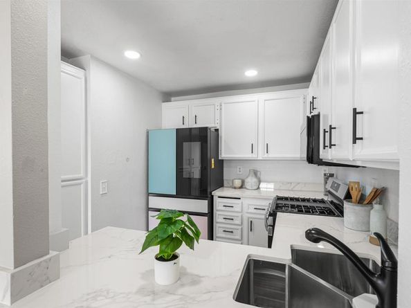 231 Riverview Way, Oceanside CA 92057