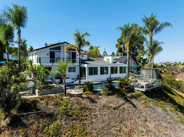 11201 Constellation Drive, El Cajon CA 92020