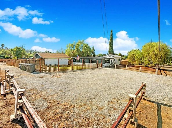 8273 Melrose Lane, El Cajon CA 92021