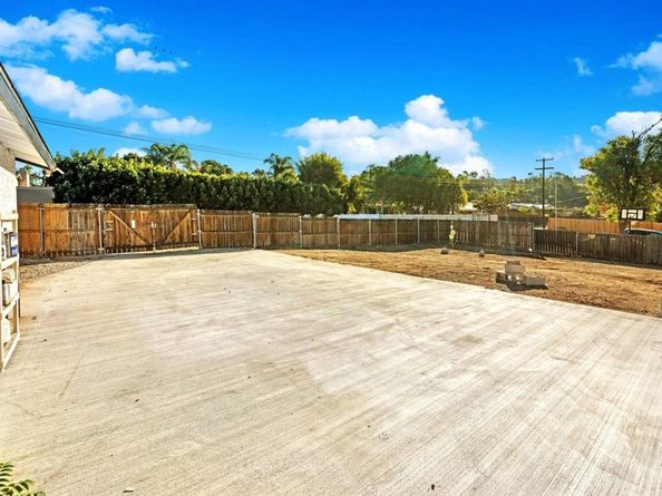 8273 Melrose Lane, El Cajon CA 92021