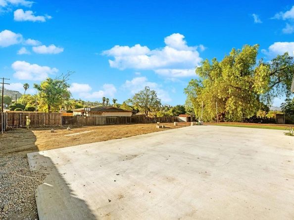 8273 Melrose Lane, El Cajon CA 92021