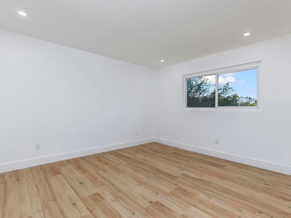 5995 Broadmoor Dr, La Mesa CA 91942