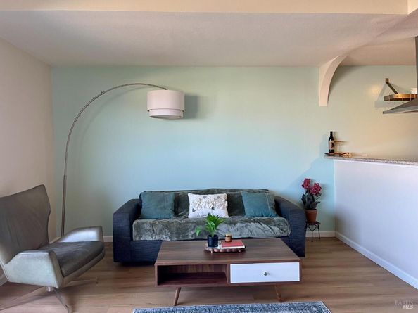 1 Embarcadero W 355, Oakland CA 94607