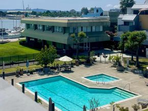 1 Embarcadero W 355, Oakland CA 94607