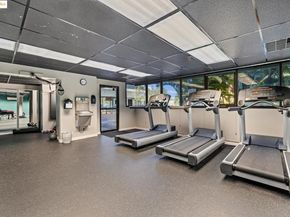 1 Embarcadero W 355, Oakland CA 94607