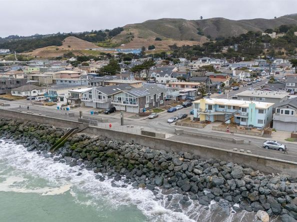 1989 Beach Boulevard, Pacifica CA 94044