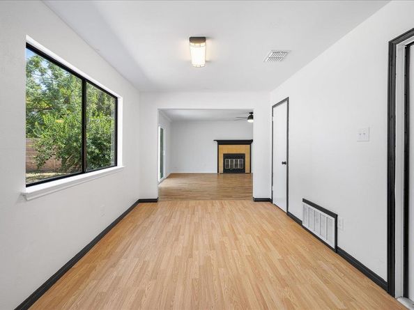 1404 Deupree DR, Austin TX 78753