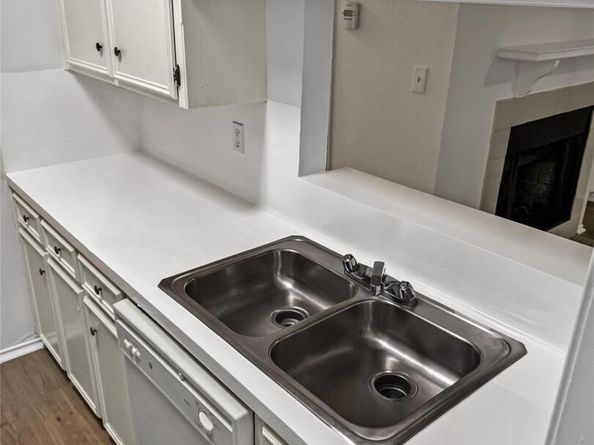 2706 Salado ST 205, Austin TX 78705