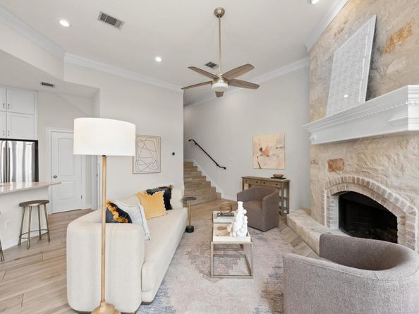 1701 Spyglass DR 10, Austin TX 78746