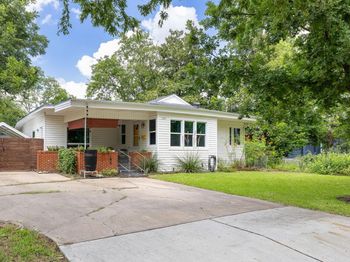 1104 Brentwood ST