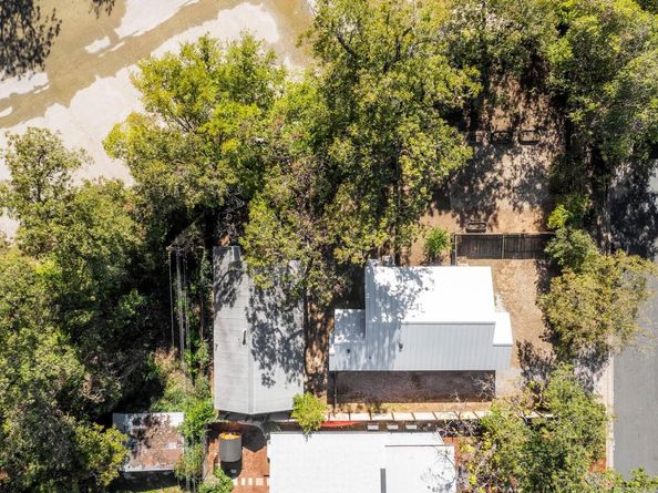 827 Gullett ST, Austin TX 78702