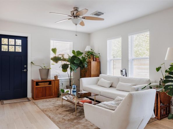 827 Gullett ST, Austin TX 78702