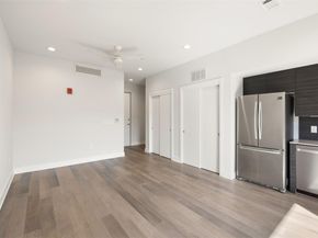 1800 E 4th ST 327, Austin TX 78702