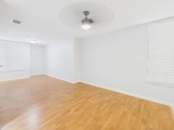 2409 Leon ST 201, Austin TX 78705