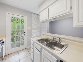 2409 Leon ST 201, Austin TX 78705