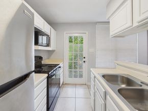 2409 Leon ST 201, Austin TX 78705