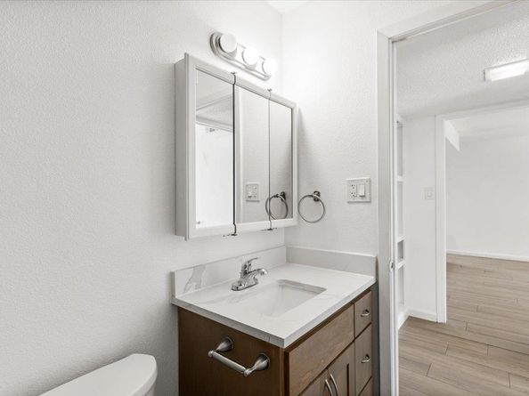1904 Hearthstone DR, Austin TX 78757