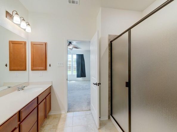 355 Planters LN, Georgetown TX 78626