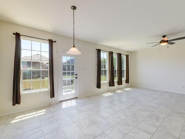 355 Planters LN, Georgetown TX 78626