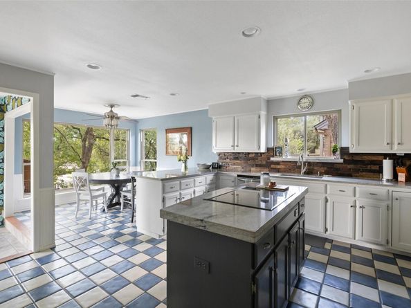 10810 Wintergreen HL, Austin TX 78750