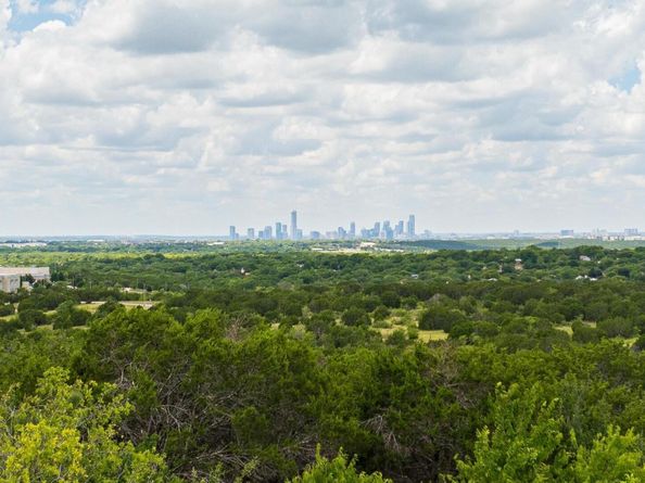 7713 Saddle Up DR, Austin TX 78724