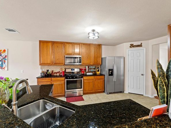 525 Golden Creek DR, Round Rock TX 78665