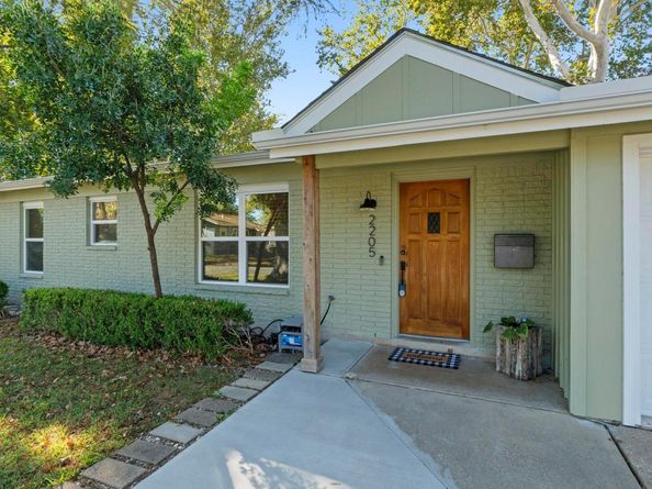 2205 N Plains Ave, Austin TX 78757