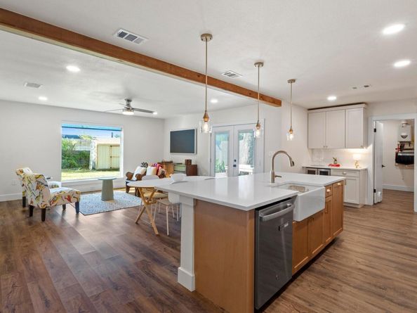 2205 N Plains Ave, Austin TX 78757