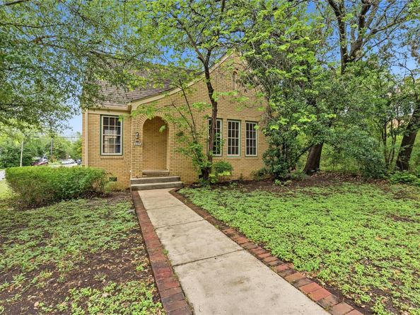 609 Carolyn Ave, Austin TX 78705