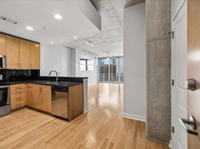 360 Nueces ST 2005, Austin TX 78701