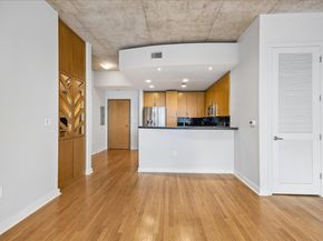 360 Nueces ST 2005, Austin TX 78701