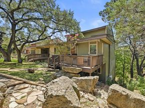 211 Comanche LN, Lago Vista TX 78645