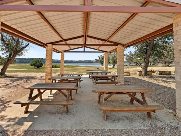 211 Comanche LN, Lago Vista TX 78645