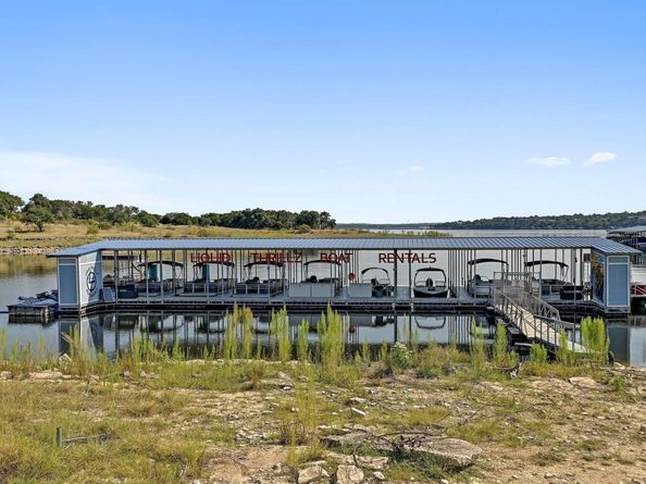 211 Comanche LN, Lago Vista TX 78645