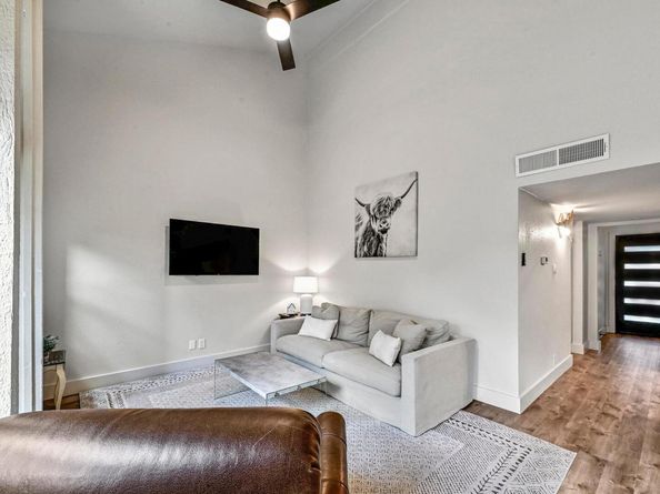 211 Comanche LN, Lago Vista TX 78645