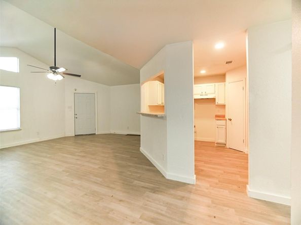 5401 Atascosa DR, Austin TX 78744