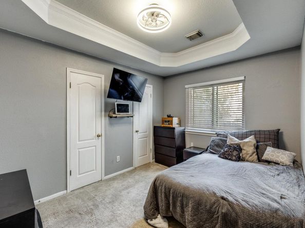 1902 Overland DR, Leander TX 78641