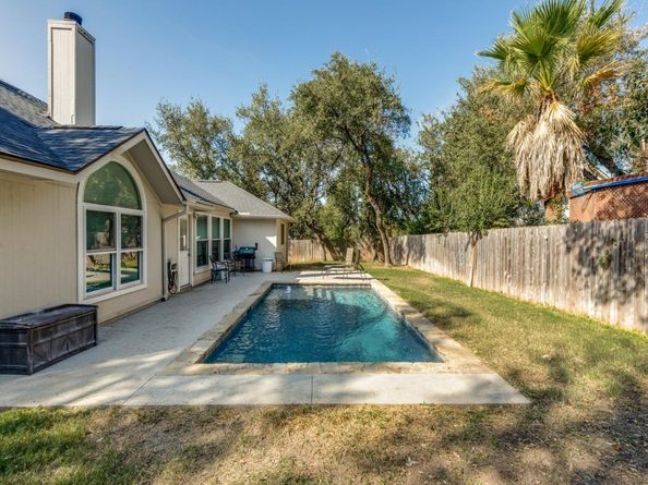 1902 Overland DR, Leander TX 78641