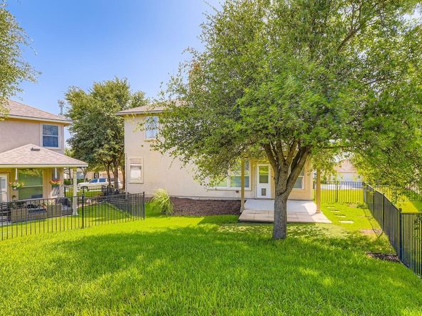 65 White Magnolia CIR, Lakeway TX 78734