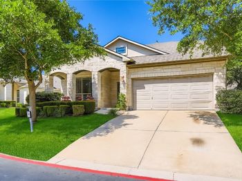 65 White Magnolia CIR