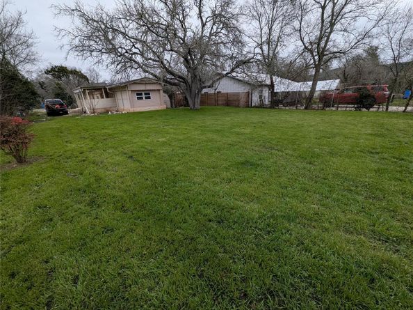 11608 Travis ST, Jonestown TX 78645