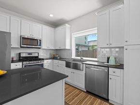 1112 Linden ST B, Austin TX 78702