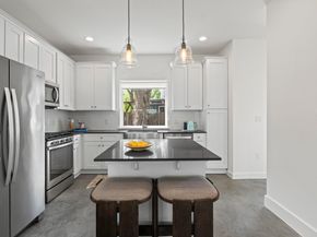 1112 Linden ST B, Austin TX 78702
