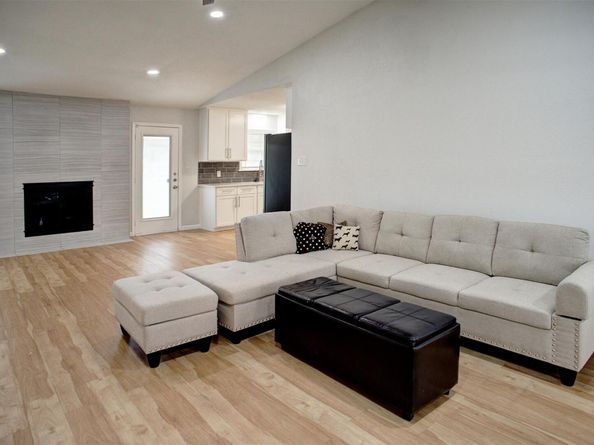 8512 Remington LN, Austin TX 78758