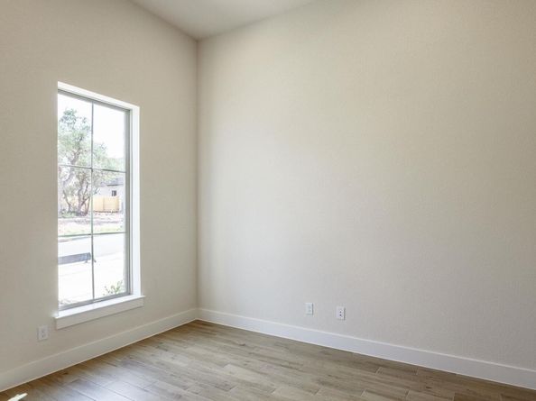 1732 Snowdrop DR, Georgetown TX 78628