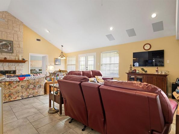 20531 Highland Lake DR, Lago Vista TX 78645